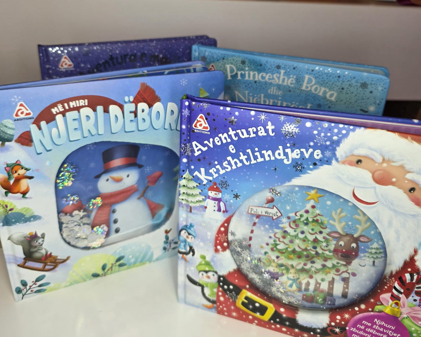 Perrallat me Yje dhe Glob